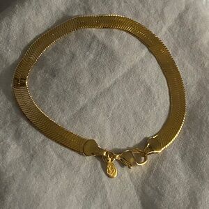 Elegant Gold Bracelet Premiere Design Herringbone Snake Measures 7”